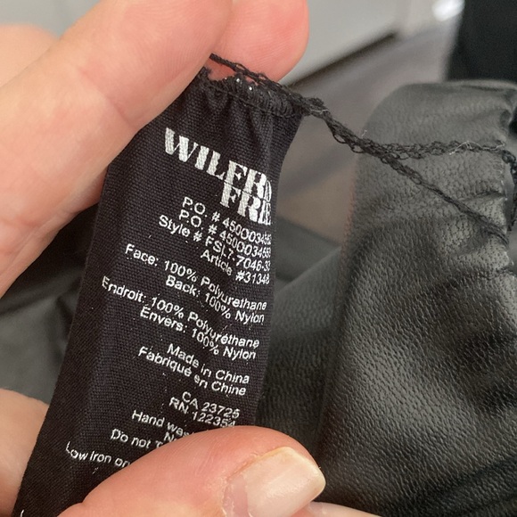 Wilfred Free. Lightly worn fitted skirt size XS - Picture 2 of 2